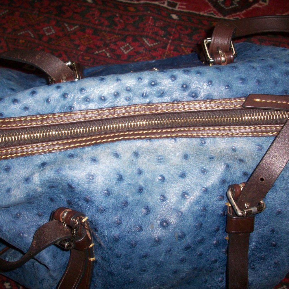Dooney & Bourke Ostrich Skin Pebbled Leather bag Double Strap Barrel Purse, Fade - Picture 8 of 13